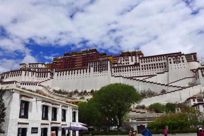 布达拉宫和大昭寺区别 布达拉宫和大昭寺多远