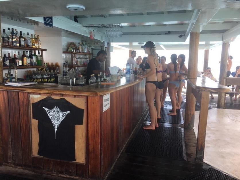 世界上唯一一座海上酒吧在哪里