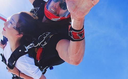 迪拜skydive多少钱 迪拜跳伞多少钱一次