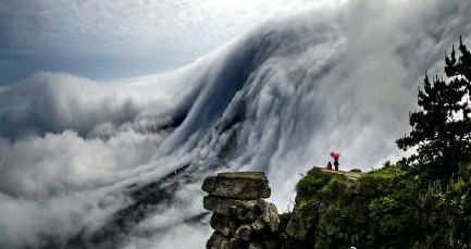 江西庐山瀑布云是什么样的  江西庐山百年一遇的奇景是什么