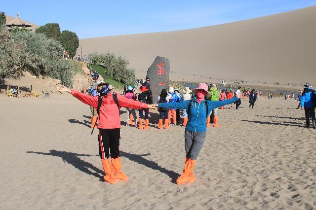 鳴沙山月牙泉在哪里 鳴沙山月牙泉門票價格多少錢