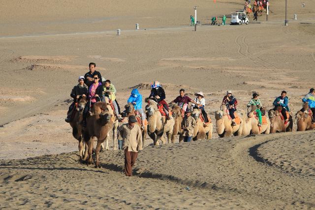 鳴沙山月牙泉在哪里 鳴沙山月牙泉門票價格多少錢