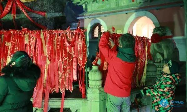2018北京戒台寺跨年夜敲钟祈福活动