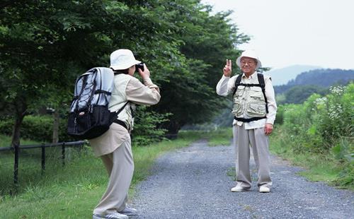 带老人出游注意事项 老年人出去旅游应该注意什么