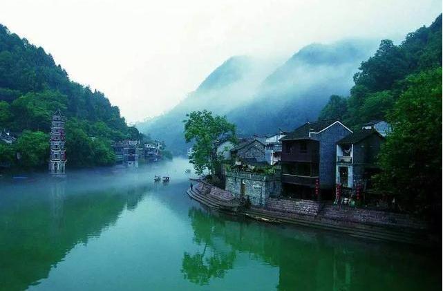 大学生旅游适合去哪里2018