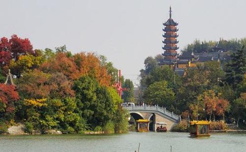 来镇江旅游必去的景点和必吃的美食有哪些？