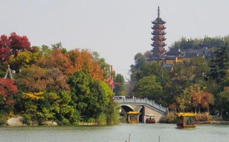来镇江旅游必去的景点和必吃的美食有哪些？