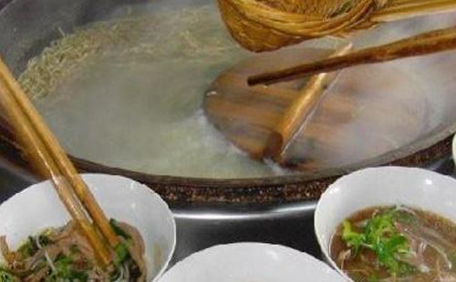 来镇江旅游必去的景点和必吃的美食有哪些？