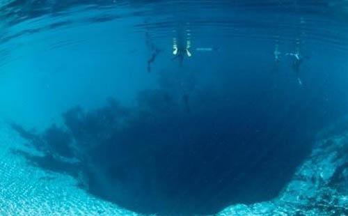 伯利兹大蓝洞潜水景点介绍