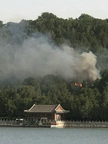 頤和園起火視頻 頤和園起火最新消息