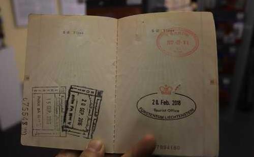 护照上盖了纪念戳会失效吗