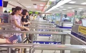 去澳门玩晚上住珠海方便吗