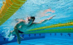 学游泳需要注意什么 第一次游泳注意事项
