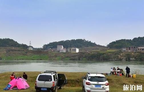 床車旅游吃住在車上