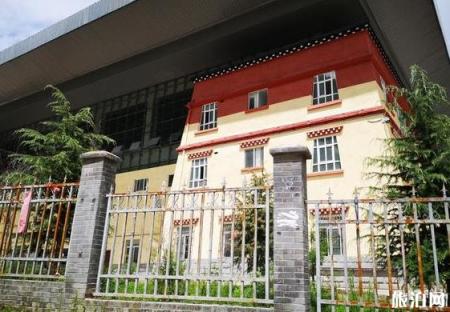 迪庆香格里拉 露营 厕所 水 停车位怎么解决