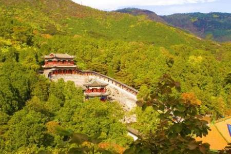 坡峰岭和香山哪个更适合看红叶