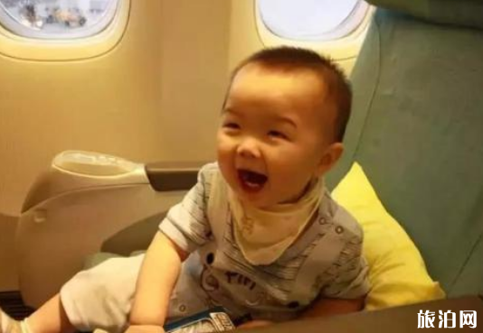 宝宝坐飞机哭闹的原因 宝宝坐飞机带什么东西