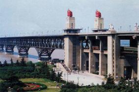 南京长江大桥12月26日起免费开放三日 南京长江大桥12月29日通车
