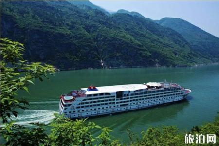 长江三峡普通游船和豪华游轮的区别