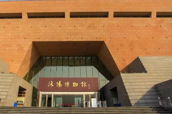 洛阳博物馆镇馆之宝在哪 是什么