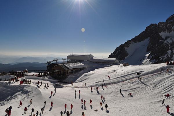 玉龙雪山在哪里 玉龙雪山索道价格