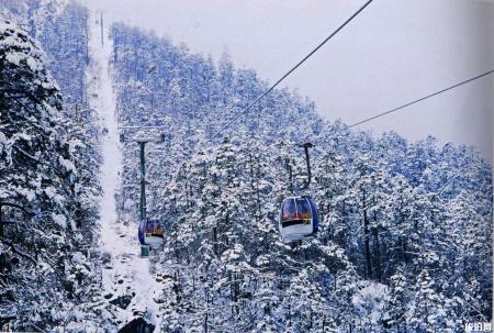 玉龙雪山在哪里 玉龙雪山索道价格