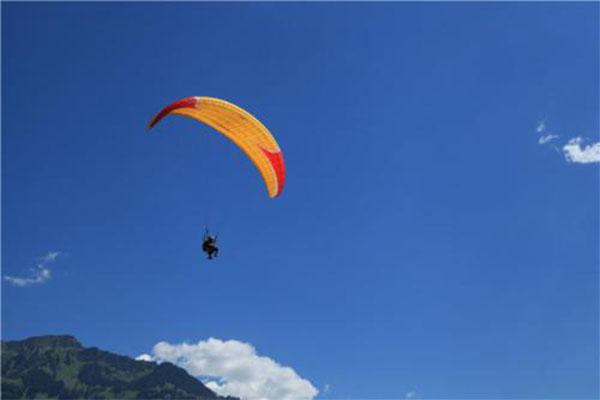 江阴花山滑翔伞基地 滑翔伞+攀岩+摩托车费用