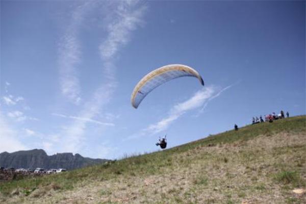 江阴花山滑翔伞基地 滑翔伞+攀岩+摩托车费用