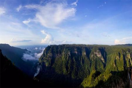 南宁武鸣县大明山六朵云滑翔基地收费多少+怎么预约