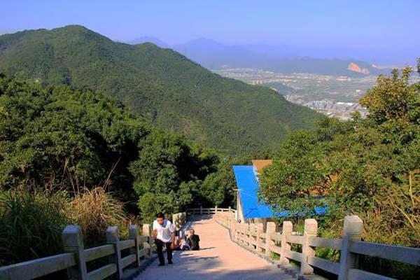 广州白云山可以开车上去吗