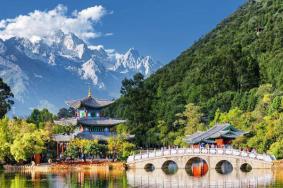 去丽江跟团好还是包车好