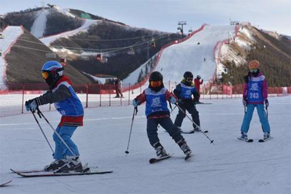 2019~2020富龍滑雪場11月15日開板 附滑雪票價格+器材租借費用