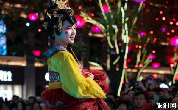 抖音不倒翁小姐姐在哪里 西安大唐不夜城不倒翁几点开始 抖音不倒翁小姐姐在哪里 西安大唐不夜城不倒翁几点开始