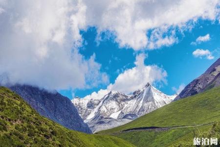 2024岗什卡雪峰景区旅游攻略 - 门票价格 - 优惠政策 - 开放时间 - 交通 - 地址 - 电话 - 天气