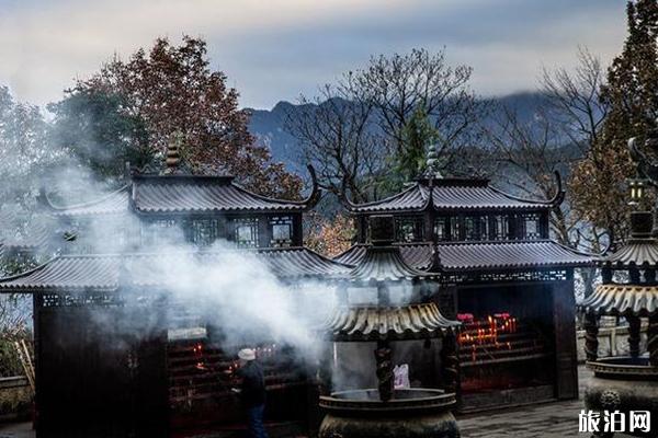 九華街景區(qū)能開車上去嗎 九華街有什么好玩的