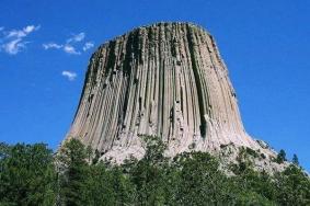 世界最难攀登的山峰是哪个