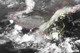 8月19日台风海高斯导致上海取消航班-停运列车以及海峡停航