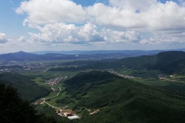 哈我滨国庆旅游线路保举 帽女山玩耍指北