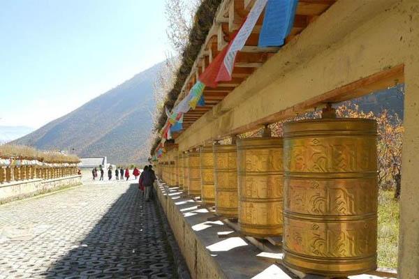 2023霞给藏族文化村旅游攻略 - 门票价格 - 开放时间 - 交通 - 地址 - 电话