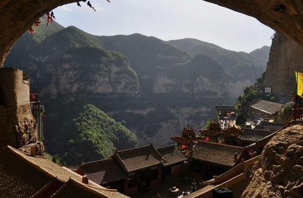 绵山风景名胜区,是国家aaaaa级旅游景区,山西省重点风景名胜区,中国