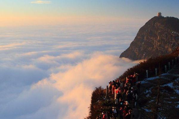 峨眉山旅游攻略 住宿交通