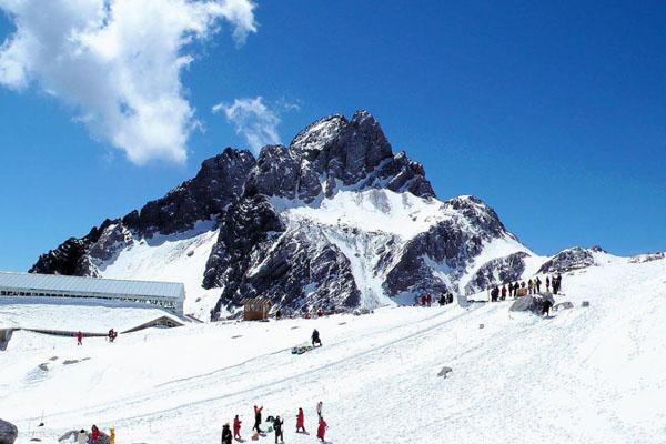 玉龙雪山滑雪场海拔多少米 门票多少钱
