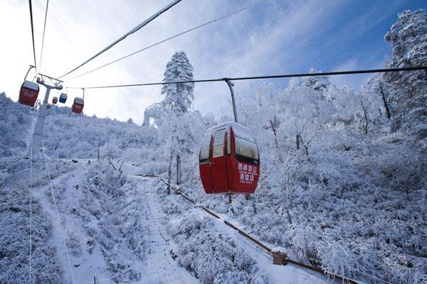 西嶺雪山滑雪場(chǎng)海拔高度是多少米 開(kāi)放時(shí)間