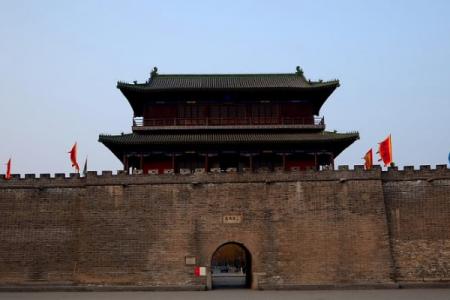 2024曲靖南城门旅游攻略 - 门票价格 - 优惠政策 - 开放时间 - 交通 - 地址 - 电话 - 天气