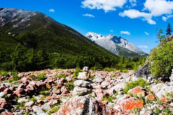 貢嘎雪山徒步旅游攻略 徒步路線推薦