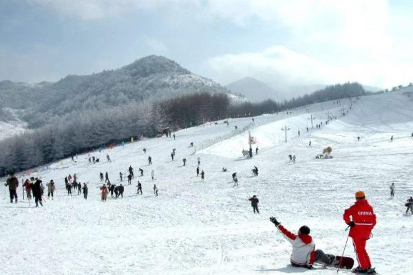 2020-2021郑州嵩顶滑雪场价格 郑州滑雪场什么时候开业-门票多少钱