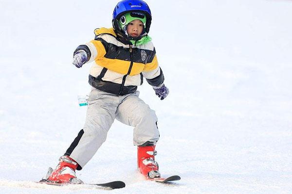 兒童滑雪裝備有哪些東西 如何避免受傷