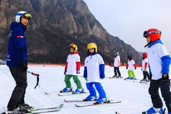 国内带孩子滑雪的好地方 适合儿童滑雪的滑雪场推荐