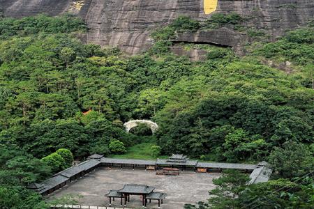 2023庆寿岩景区旅游攻略 - 门票价格 - 开放时间 - 景点介绍 - 地址 - 交通 - 天气 - 电话
