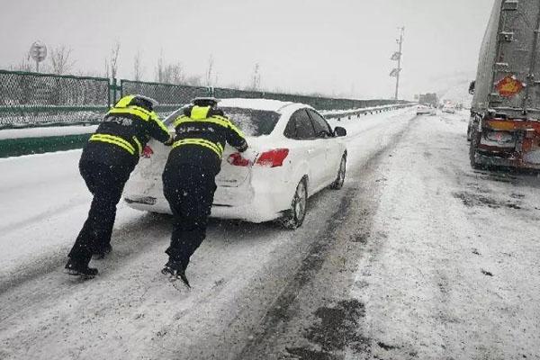 2020甘肃大雪高速路封闭交通管制详情